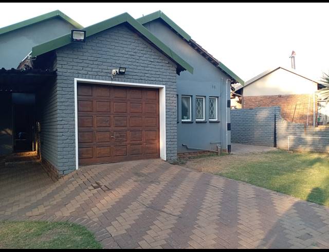 3 BEDROOM FREESTANDING FOR SALE IN KANONKOP
